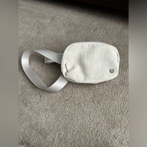 Lululemon 1L Everywhere Belt Bag
